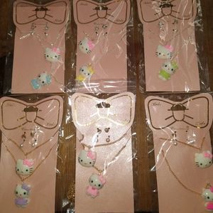 Kids hellokitty necklaces bundle or singles buy available